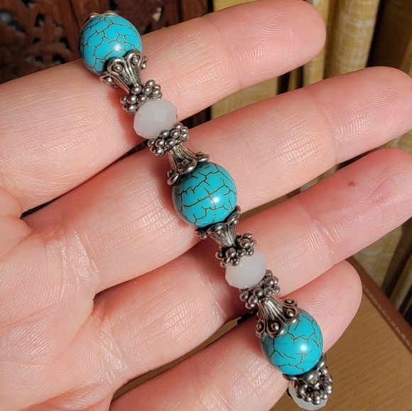 Simulated Turqouise Stone and Silvertone Metal Stretch Bracelet - Picture 4 of 4